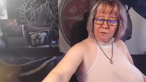 Snapshot of kleiner_teufel chatting on March 10, 2026, 8:41 am Michelle online show from March 10, 2026, 8:41 am