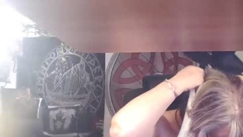 Snapshot of kleiner_teufel chatting on April 12, 2026, 4:23 pm Michelle online show from April 12, 2026, 4:23 pm