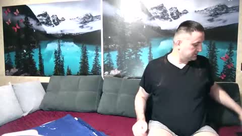 Kleosnow online show from October 22, 2025, 8:58 am