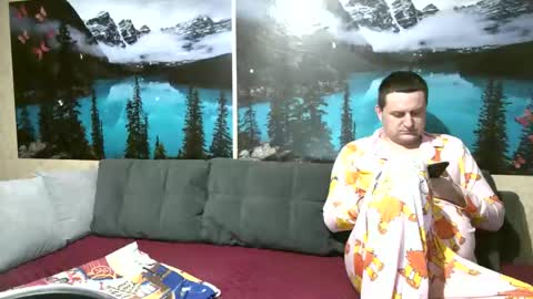 Kleosnow online show from April 6, 2026, 7:53 am