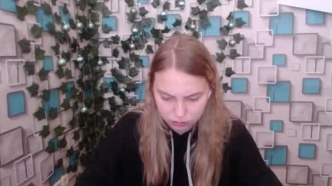 klerkarina online show from December 5, 2024, 9:39 am
