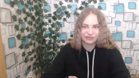 klerkarina online show from March 6, 2025, 8:52 am