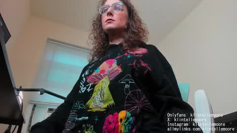 Klintelle Moore online show from December 6, 2024, 8:51 pm