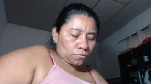 Kloe online show from November 23, 2025, 4:29 pm