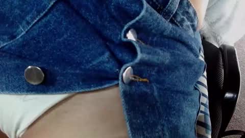 Snapshot of kloe_deker chatting on December 2, 2024, 5:04 pm Kloe deker online show from December 2, 2024, 5:04 pm