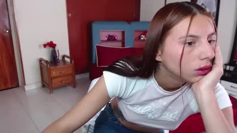 Snapshot of kloe_deker chatting on January 13, 2025, 2:00 pm Kloe deker online show from January 13, 2025, 2:00 pm