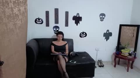 Kloe  online show from October 23, 2025, 10:25 am