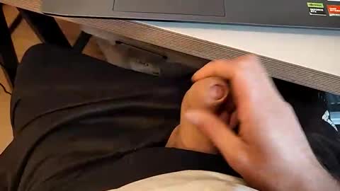 knilbonk online show from November 6, 2025, 9:43 am