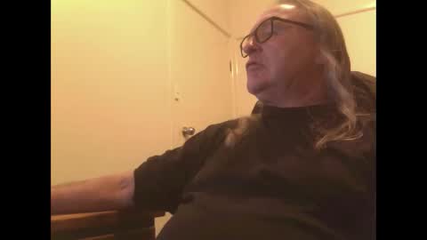 Snapshot of knobout chatting on May 31, 2026, 9:05 am knobout online show from May 31, 2026, 9:05 am
