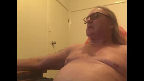 Snapshot of knobout chatting on June 8, 2026, 10:04 am knobout online show from June 8, 2026, 10:04 am