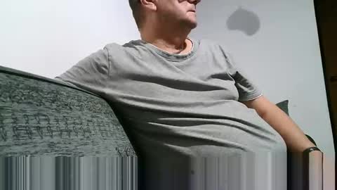 Snapshot of komputer123456789 chatting on December 18, 2024, 7:30 pm Bogdan online show from December 18, 2024, 7:30 pm