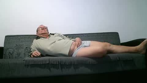 Snapshot of komputer123456789 chatting on December 23, 2024, 5:43 pm Bogdan online show from December 23, 2024, 5:43 pm