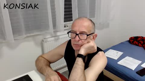 Komsiak online show from October 13, 2025, 6:52 pm