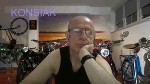 Snapshot of konsiak chatting on June 25, 2026, 9:52 pm Komsiak online show from June 25, 2026, 9:52 pm