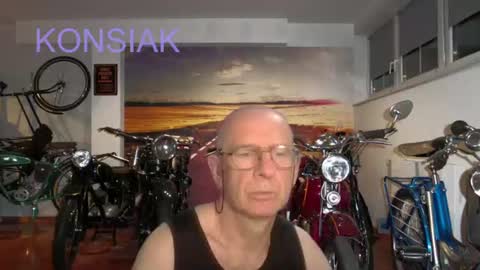 Snapshot of konsiak chatting on July 16, 2026, 7:20 pm Komsiak online show from July 16, 2026, 7:20 pm