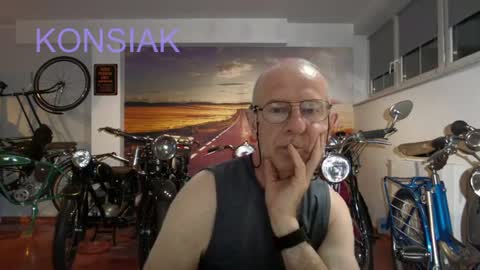 Snapshot of konsiak chatting on July 20, 2026, 6:21 pm Komsiak online show from July 20, 2026, 6:21 pm
