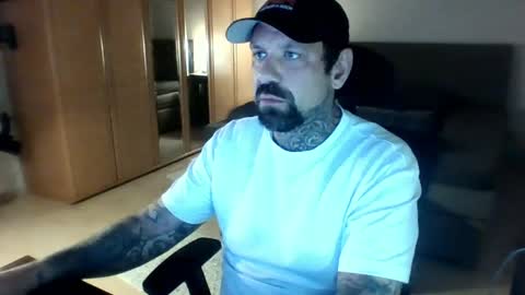 Konstantin online show from April 20, 2026, 7:48 pm