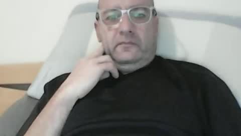 konsty17 online show from June 14, 2026, 11:07 pm