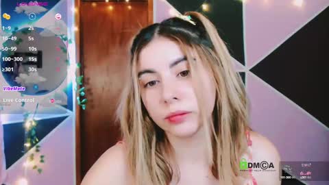 YINI online show from February 11, 2025, 1:10 am