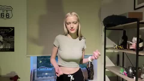 Ariela online show from June 23, 2026, 7:56 pm