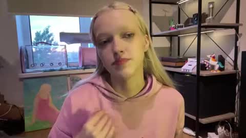 Ariela online show from June 25, 2026, 7:18 pm