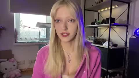 Ariela online show from August 3, 2026, 6:22 pm