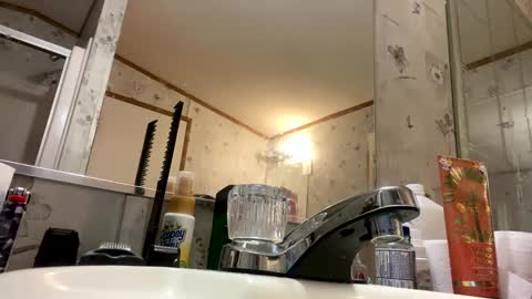 Snapshot of kountrygangsta1979 chatting on December 31, 2024, 2:51 am KountryGangsta1979 online show from December 31, 2024, 2:51 am