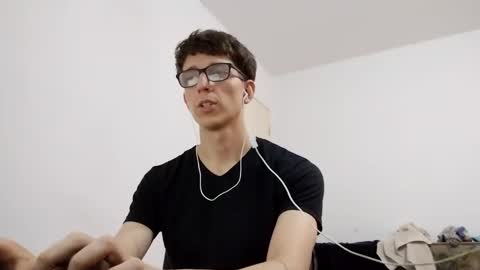 Facu online show from December 25, 2024, 4:43 pm