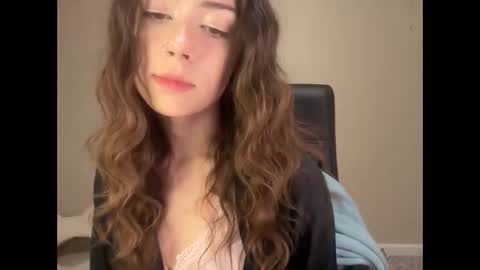 kr3amykay online show from April 6, 2026, 4:32 am