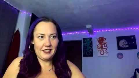 kreamyk420 online show from November 27, 2025, 7:43 am