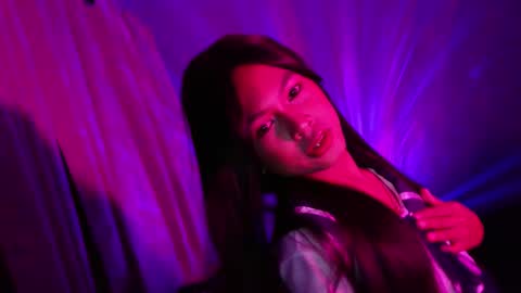 Snapshot of krimpie_xx chatting on February 28, 2026, 5:25 pm krimpie_xx online show from February 28, 2026, 5:25 pm