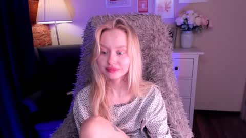 kris_grant online show from February 8, 2025, 1:44 pm