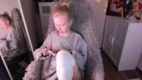 kris_grant online show from March 7, 2025, 10:35 am