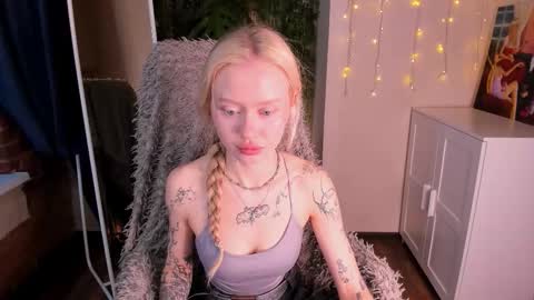 kris_grant online show from November 21, 2025, 10:25 am