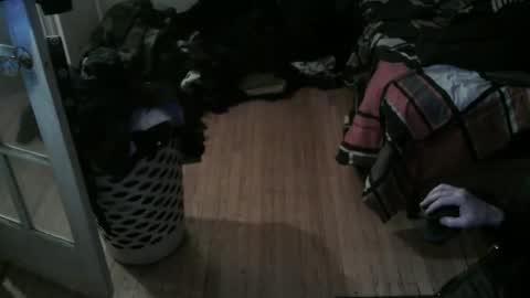 Snapshot of kris_tingle chatting on February 18, 2026, 10:50 pm Kris Tingle online show from February 18, 2026, 10:50 pm