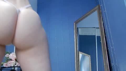 kriskras__ online show from October 28, 2025, 5:22 am