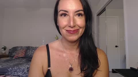 Krissy online show from December 6, 2024, 1:00 pm