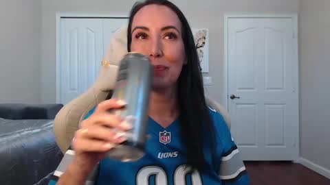 Krissy online show from December 22, 2024, 3:44 pm