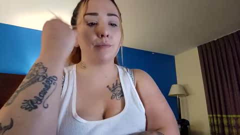 KristalDaddy online show from November 17, 2025, 6:03 pm