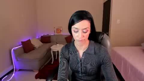 Sophia online show from July 2, 2026, 7:42 pm