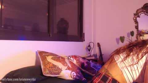 Snapshot of kristenwylde chatting on December 9, 2024, 6:14 pm Kristen Wylde -  online show from December 9, 2024, 6:14 pm