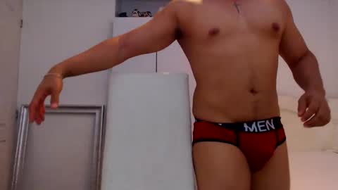 Snapshot of kristian_bi chatting on October 14, 2025, 9:48 pm Kristian Mendoza online show from October 14, 2025, 9:48 pm