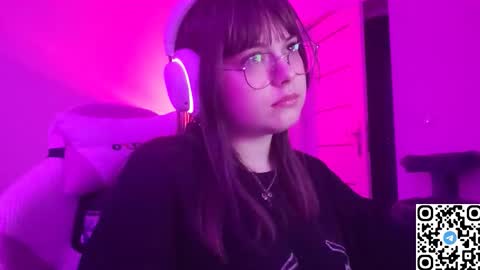 Christie online show from December 14, 2025, 10:36 pm