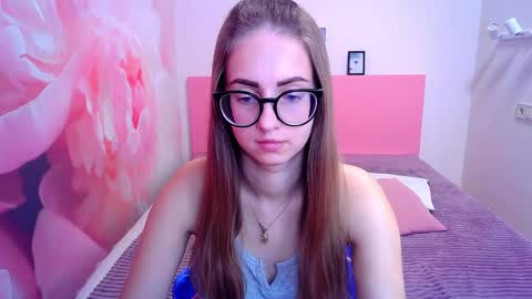 Snapshot of kristina_adel chatting on January 10, 2025, 8:29 am Kristina Adel online show from January 10, 2025, 8:29 am