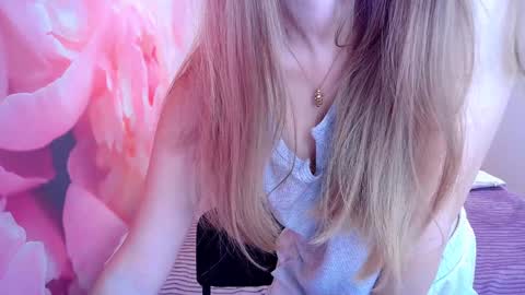 Snapshot of kristina_adel chatting on January 13, 2025, 7:32 am Kristina Adel online show from January 13, 2025, 7:32 am