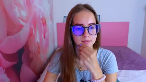 Snapshot of kristina_adel chatting on October 22, 2025, 6:46 am Kristina Adel online show from October 22, 2025, 6:46 am