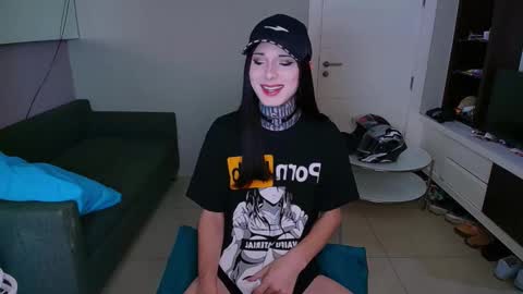 Snapshot of kristinaholland chatting on February 22, 2025, 6:19 pm kristina online show from February 22, 2025, 6:19 pm