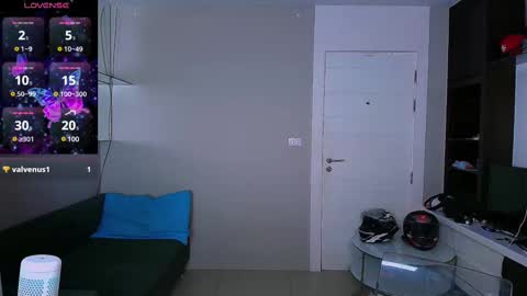 Snapshot of kristinaholland chatting on March 5, 2025, 5:18 pm kristina online show from March 5, 2025, 5:18 pm