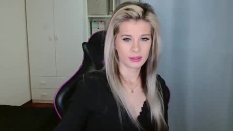 KristineAmore online show from March 3, 2026, 7:14 am