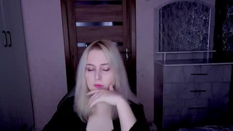 Kristy online show from April 12, 2026, 9:09 pm